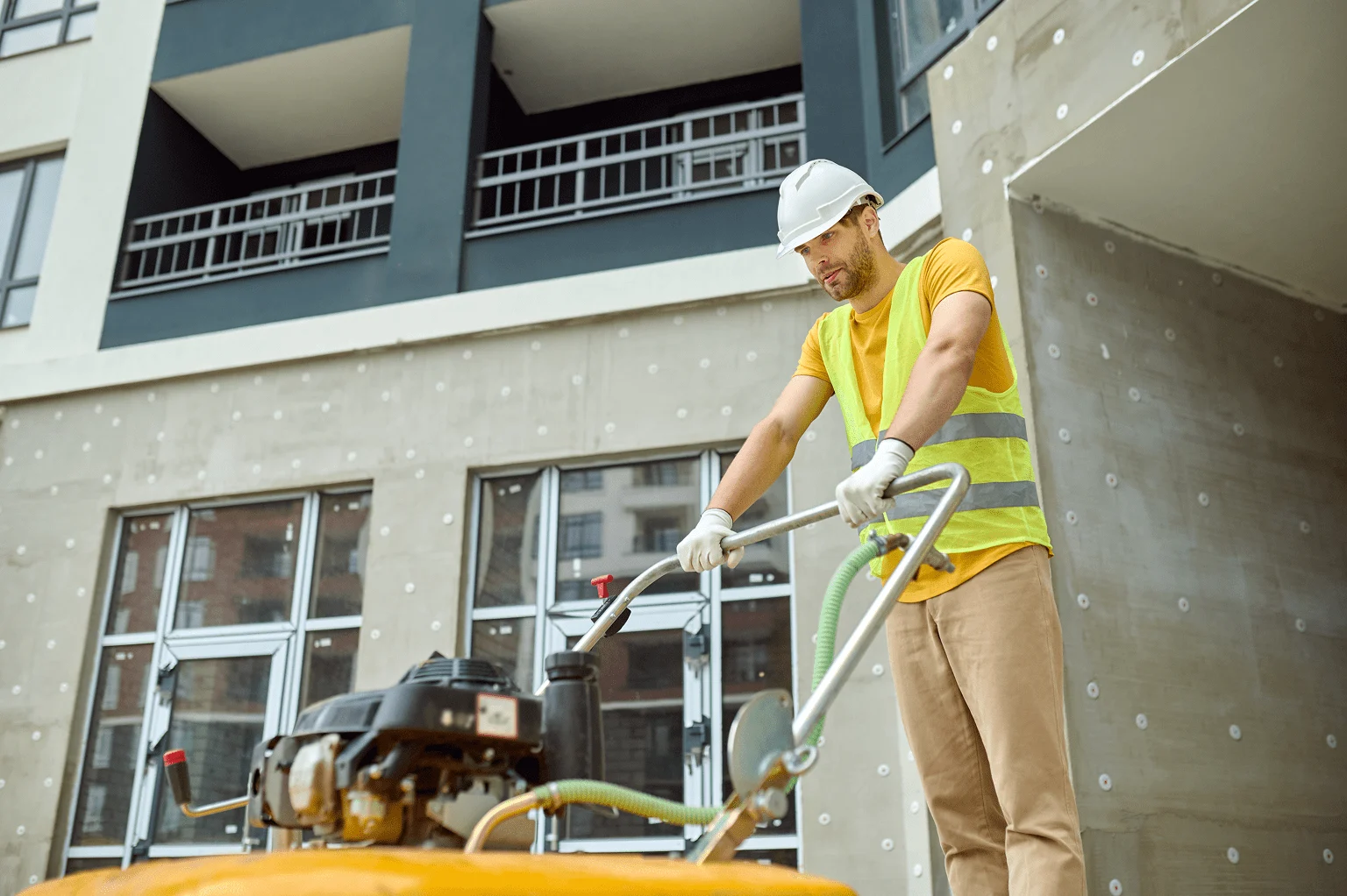 Curatenie scari de bloc